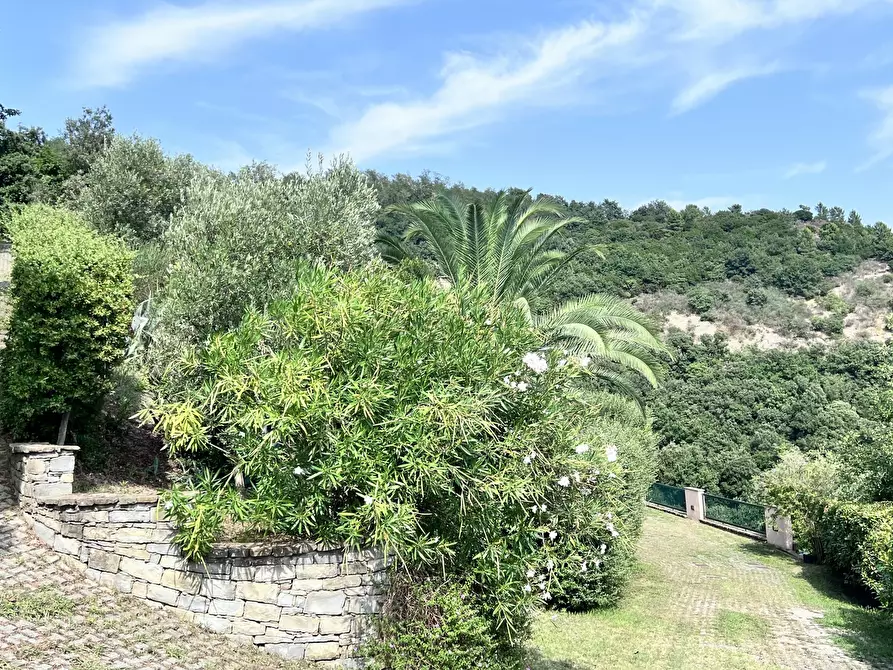 Immagine 13 di Villa in vendita  in Via Alla Strà a Savona