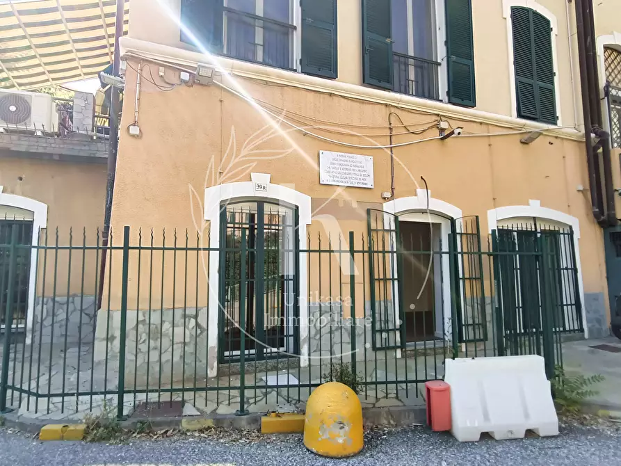 Immagine 23 di Trilocale in vendita  in Via Monturbano a Savona