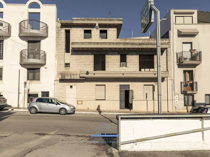Immagine 1 di Casa indipendente in vendita  in Corso Umberto I 233 a Ostuni