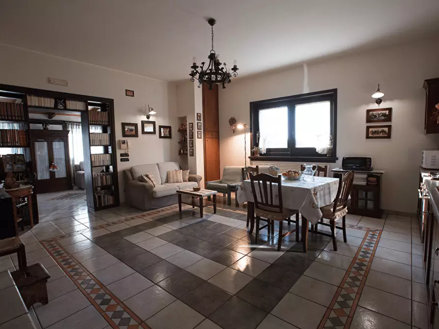 Immagine 1 di Villa in vendita  in CONTRADA FIORENTINO a Ostuni