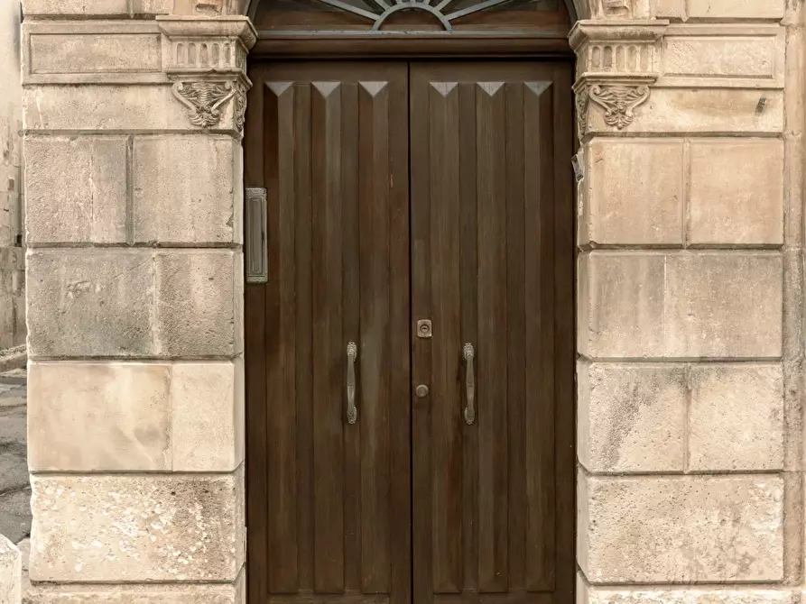 Immagine 1 di Palazzo in vendita  in Via Giordano Bruno 10 a Ostuni