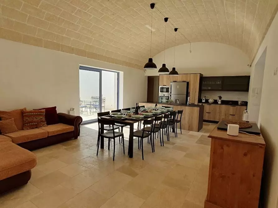 Immagine 11 di Villa in vendita  in CONTRADA  PASCAROSA a Ostuni