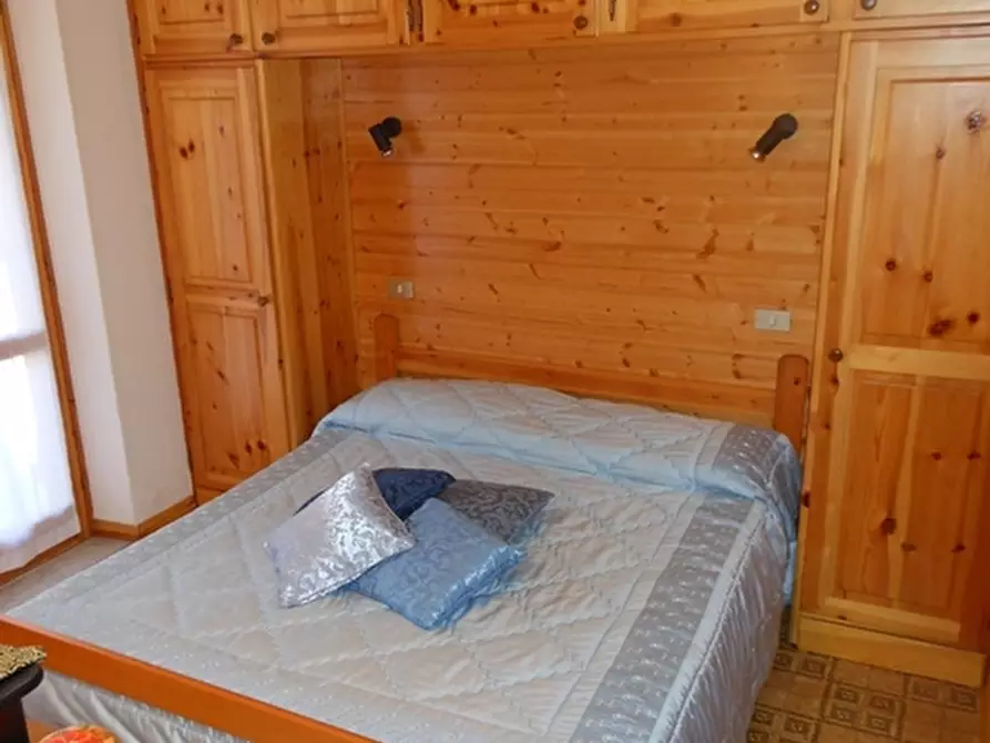 Immagine 21 di Appartamento in vendita  a Urbe