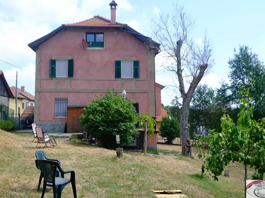Immagine 2 di Rustico / casale in vendita  a Sassello