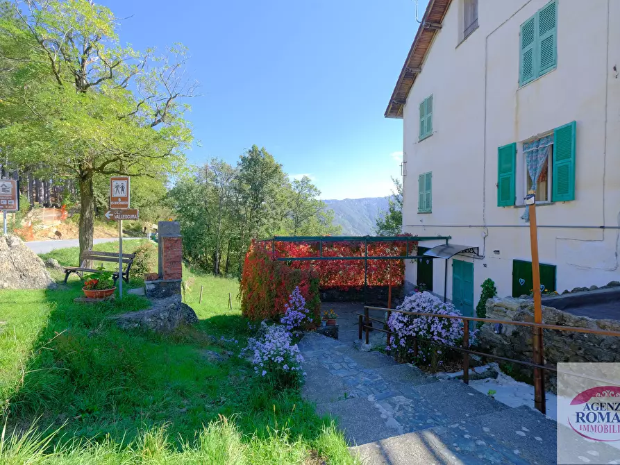 Immagine 15 di Porzione di casa in vendita  in Via Montà 14 a Urbe