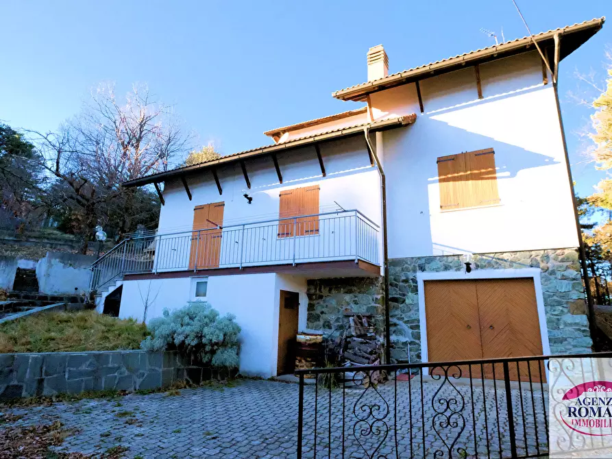 Immagine 2 di Villa in vendita  in Via Pian del Faggio 5 a Tiglieto