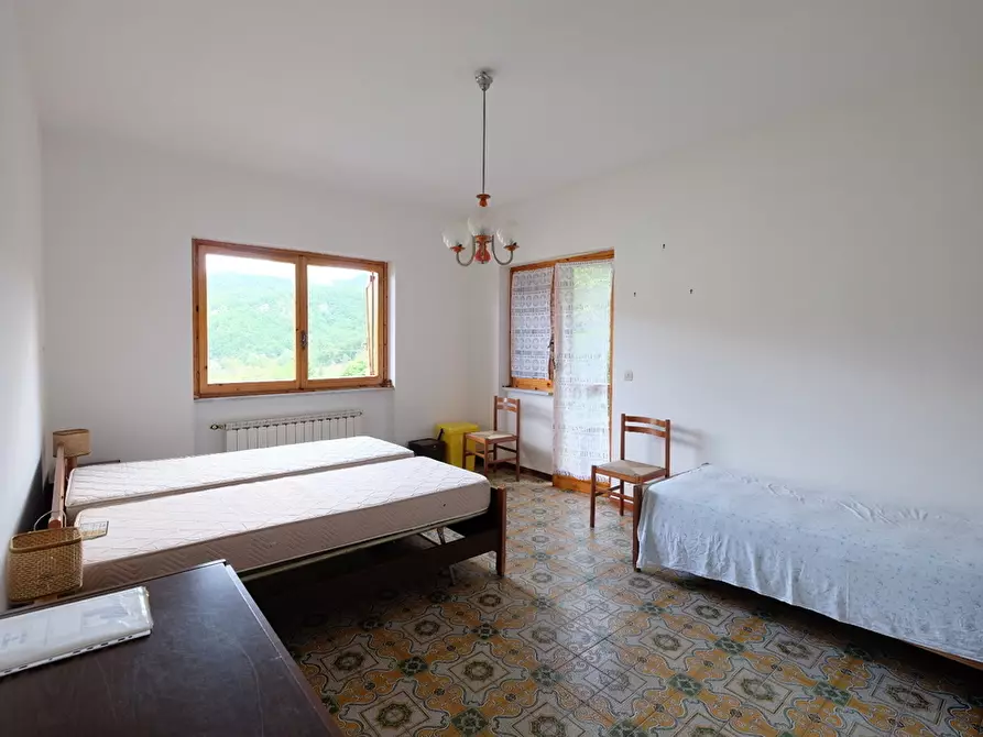 Immagine 10 di Trilocale in vendita  a Urbe