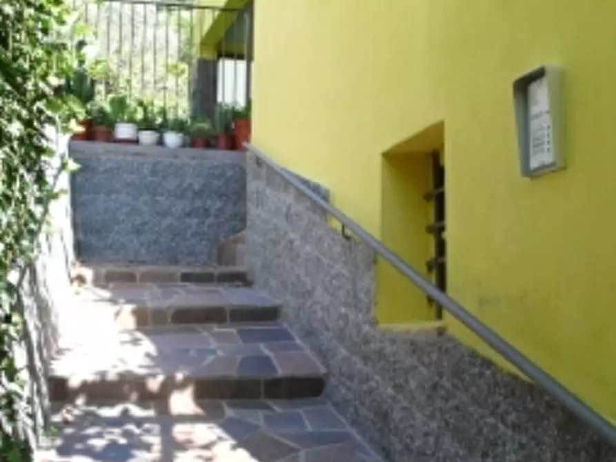 Immagine 3 di Porzione di casa in vendita  a Varazze