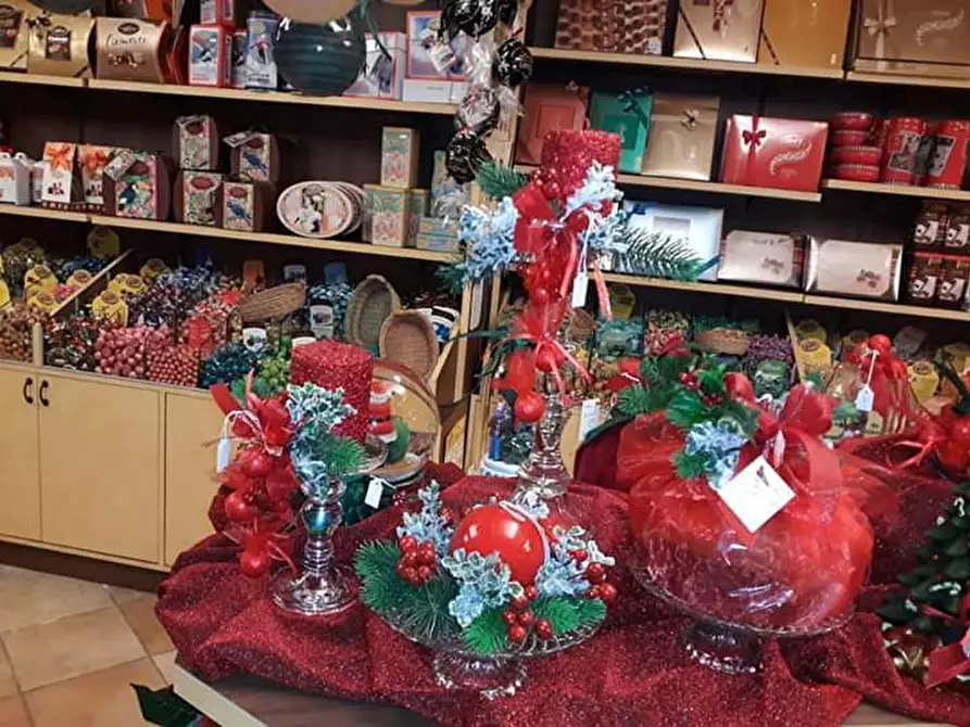 Immagine 4 di Locale commerciale in vendita  a Cairo Montenotte