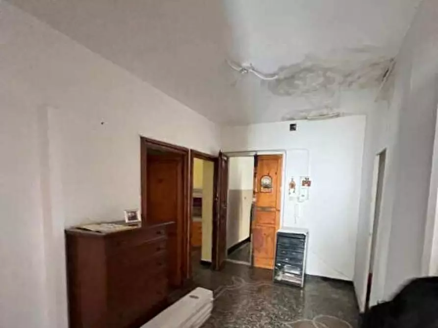 Immagine 3 di Pentalocale in vendita  in Via Carnia 57/8 a Genova