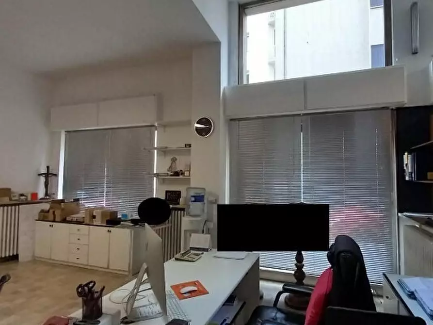 Immagine 3 di Locale commerciale in vendita  in Via Camillo Cavour 19 a Alessandria