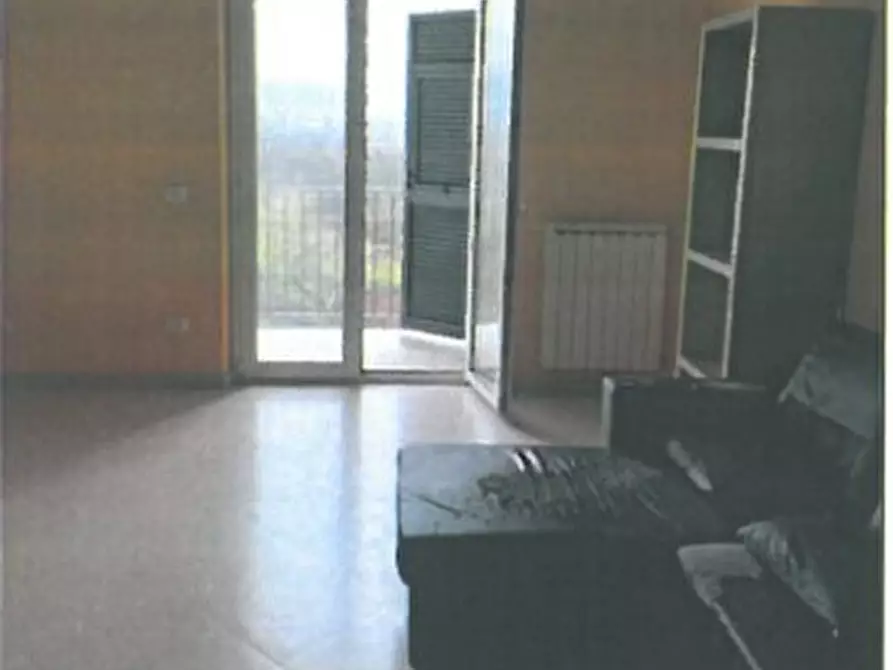 Immagine 3 di Pentalocale in vendita  in Via Brigate Partigiane 192 a Follo