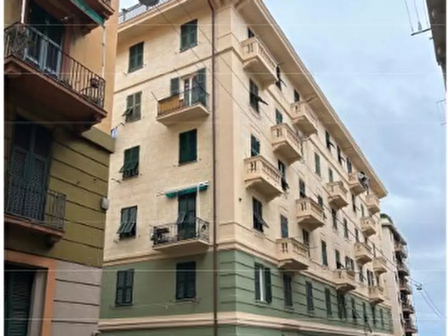 Immagine 1 di Pentalocale in vendita  in Via Giacomo Balbi Piovera 21/11 a Genova