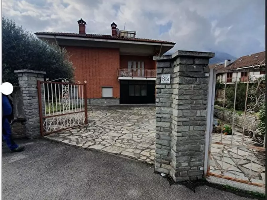 Immagine 1 di Pentalocale in vendita  in Via Giacomo Leopardi 8/A a Condove