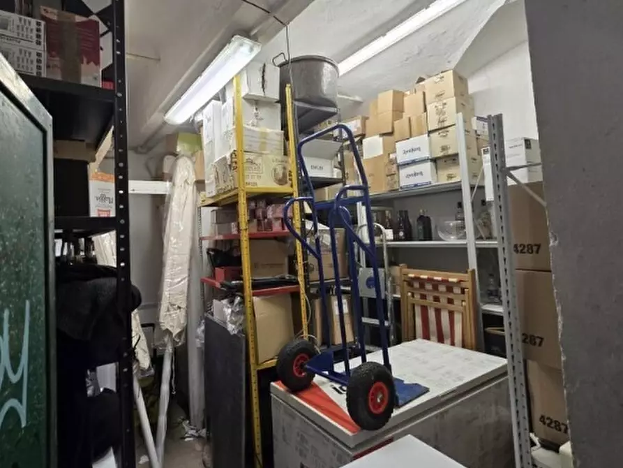 Immagine 7 di Magazzino in vendita  in Vico delle Carabaghe 36A/R a Genova
