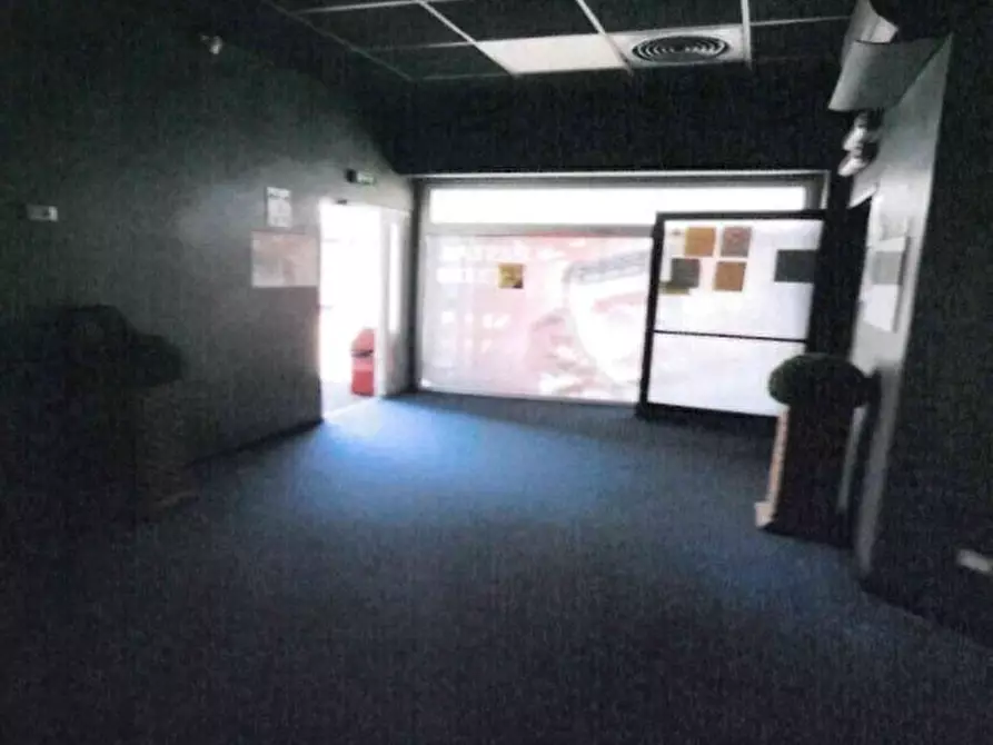 Immagine 3 di Locale commerciale in vendita  in Via Vecchia Torino 19 a Alessandria