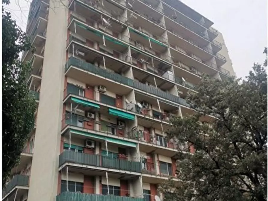 Immagine 1 di Pentalocale in vendita  in Mura Degli Angeli 35 a Genova