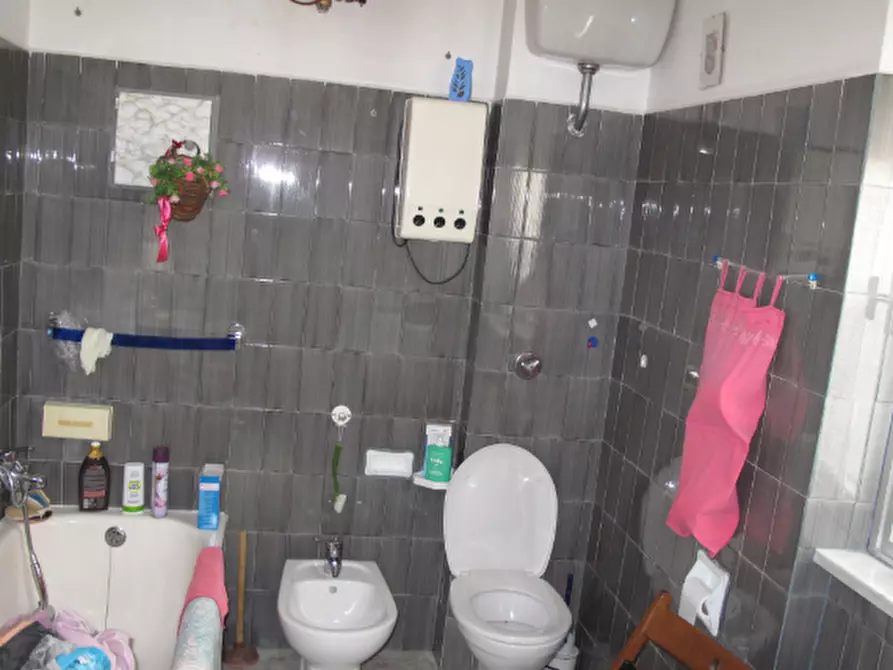 Immagine 6 di Quadrilocale in vendita  in Via Fratelli Canepa 48B a Serra Riccò