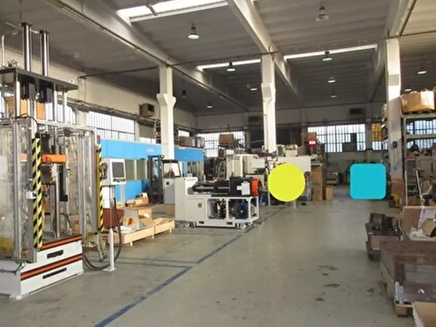 Immagine 10 di Attività artigianale in vendita  in Via Marsala 15 a Nichelino