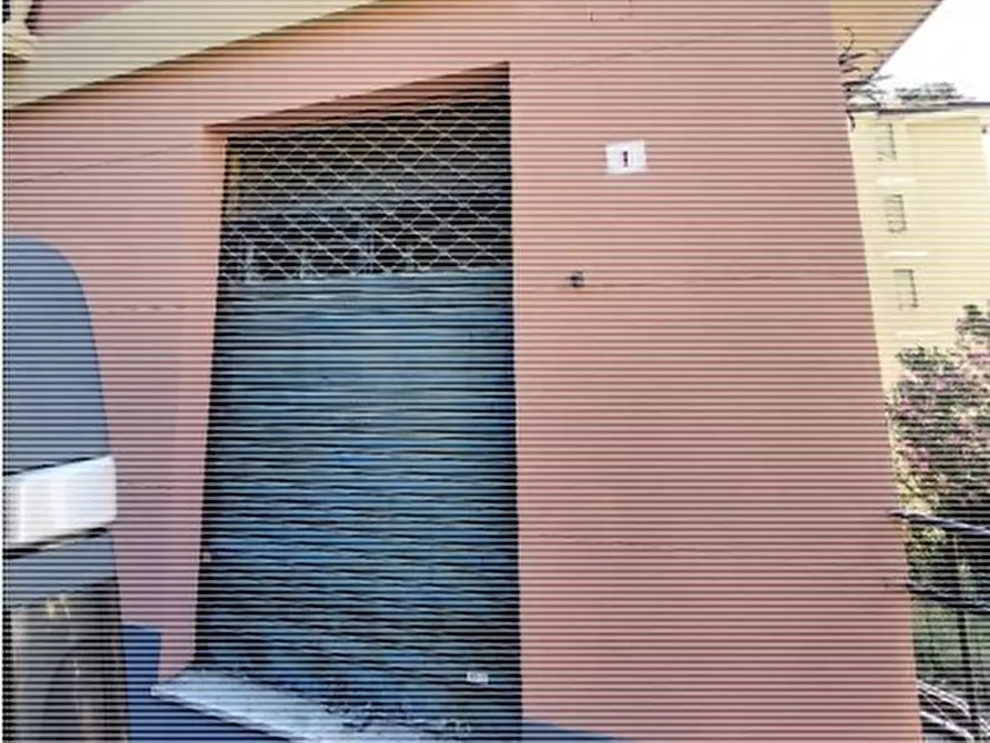 Immagine 3 di Locale commerciale in vendita  in Via Asiago 1 R a Genova