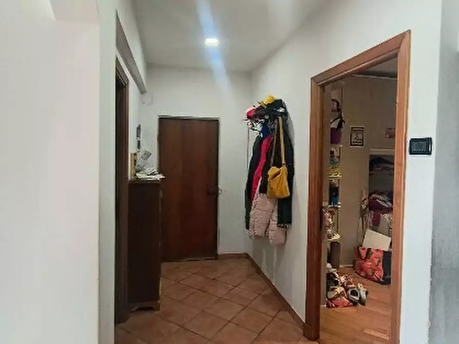 Immagine 3 di Pentalocale in vendita  in Viale Milite Ignoto 31/2 a Busalla