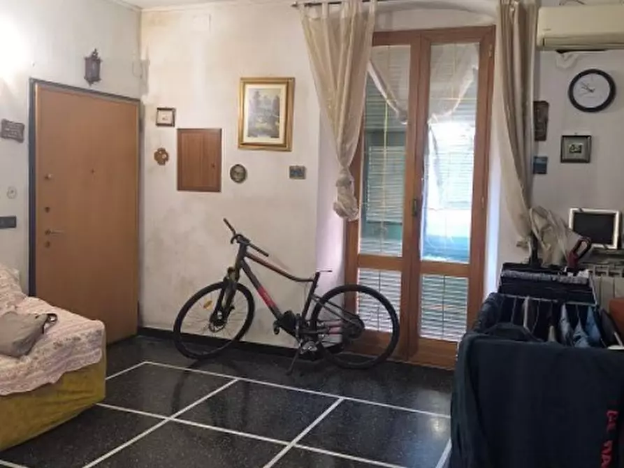 Immagine 3 di Pentalocale in vendita  in Via del Campasso 17 a Genova