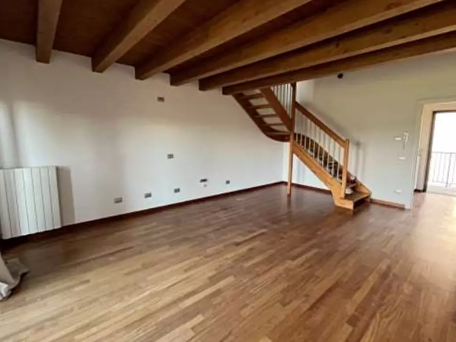 Immagine 8 di Casa indipendente in vendita  in Strada Provinciale 108 snc a Momperone