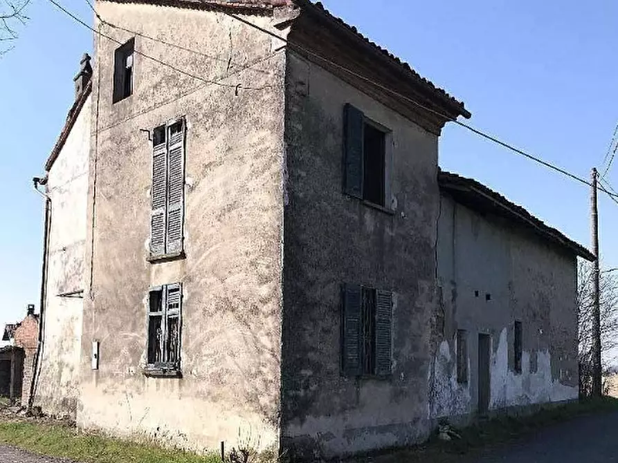 Immagine 1 di Casa indipendente in vendita  in Via Orti Camprella 11 a Sale