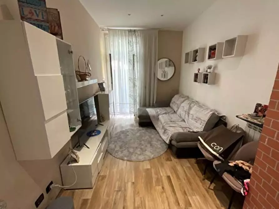 Immagine 4 di Pentalocale in vendita  in Piazza Gaetano Alimonda 3 a Genova