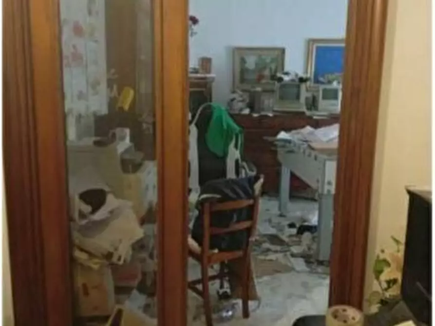 Immagine 9 di Pentalocale in vendita  in Via Fratelli Canepa 3 a Savona