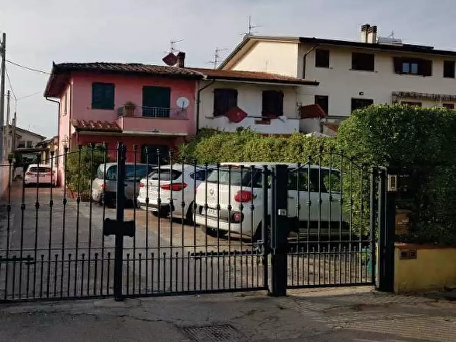 Immagine 1 di Villetta a schiera in vendita  in Via Giuseppe Zanardelli 18 a Viareggio
