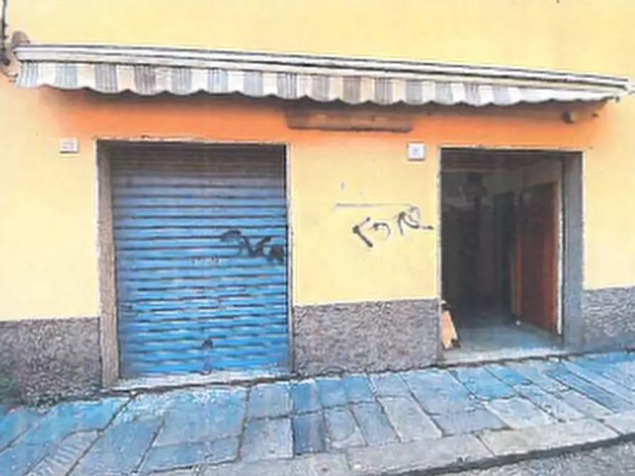 Immagine 1 di Locale commerciale in vendita  in Via Bianchetti 18 R a Genova