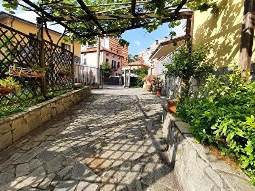 Immagine 8 di Pentalocale in vendita  in Via Cantarana 1 a La Spezia