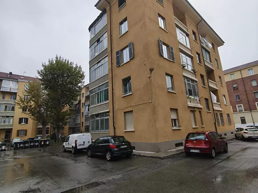 Immagine 4 di Pentalocale in vendita  in Via Giacomo Dina 52 a Torino
