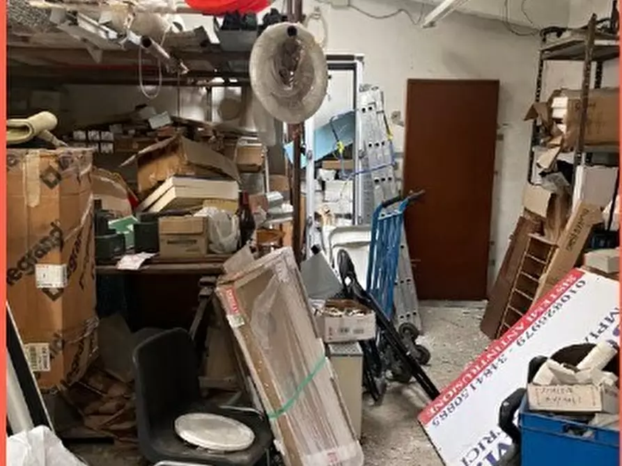 Immagine 6 di Magazzino in vendita  in Via Fereggiano 81 R a Genova