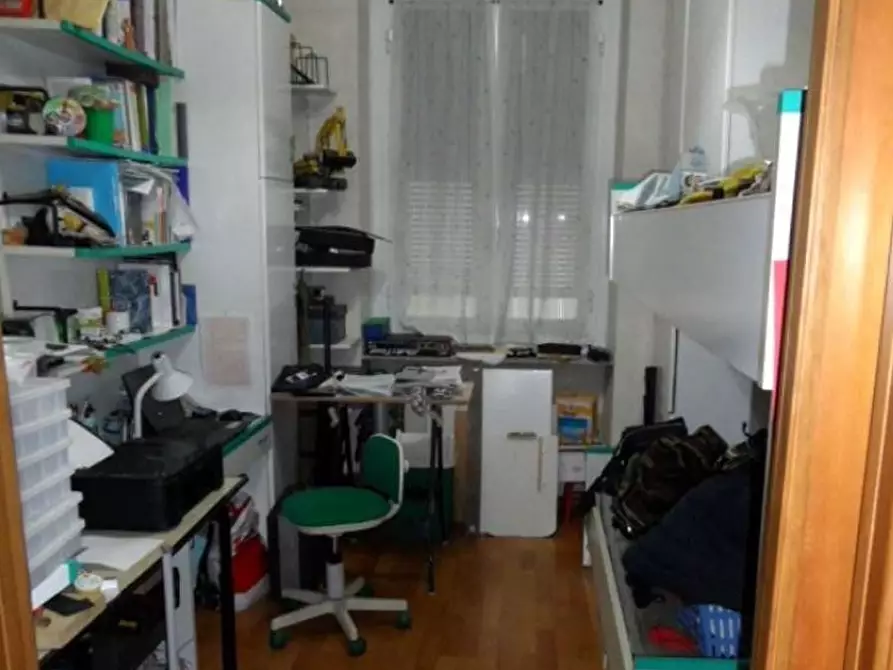 Immagine 4 di Pentalocale in vendita  in Via Adelaide Ristori 10 a Genova