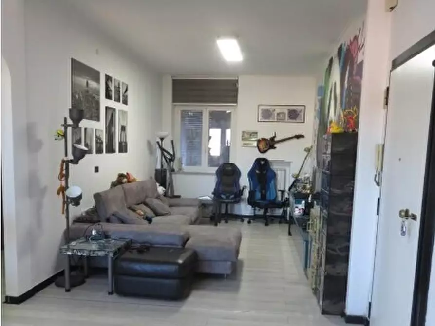 Immagine 4 di Pentalocale in vendita  in Via Antonio Sant'Elia 204/4 a Genova