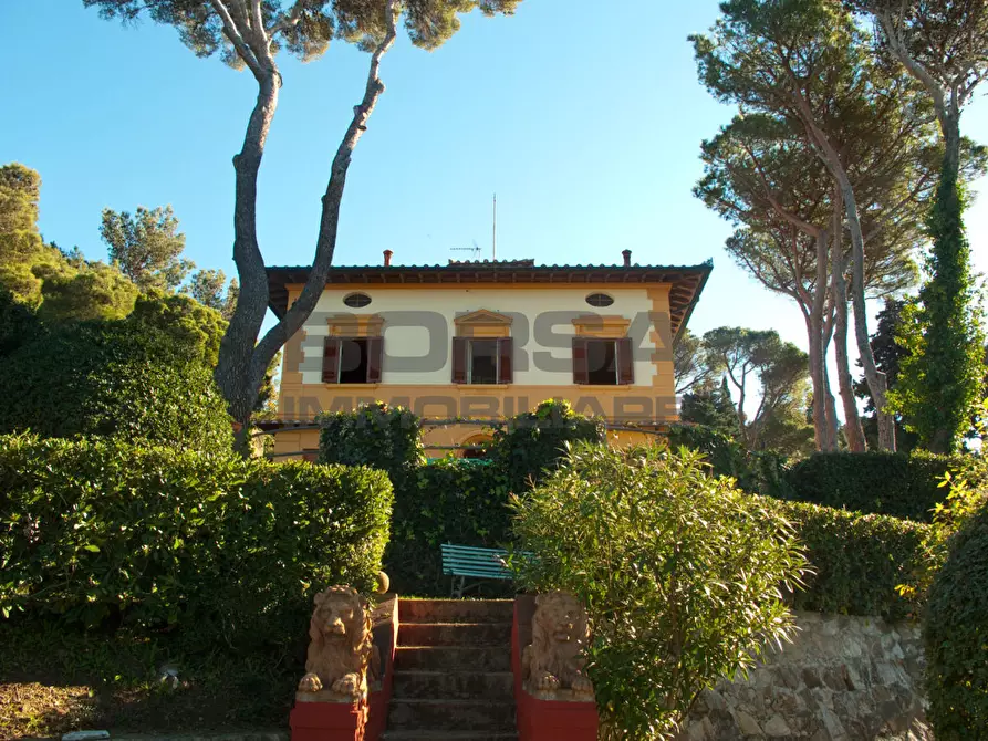 Immagine 15 di Villa in vendita  in Via Bayron 2 a Livorno