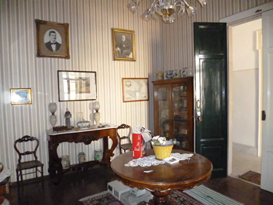 Immagine 13 di Pentalocale in vendita  a Ragusa