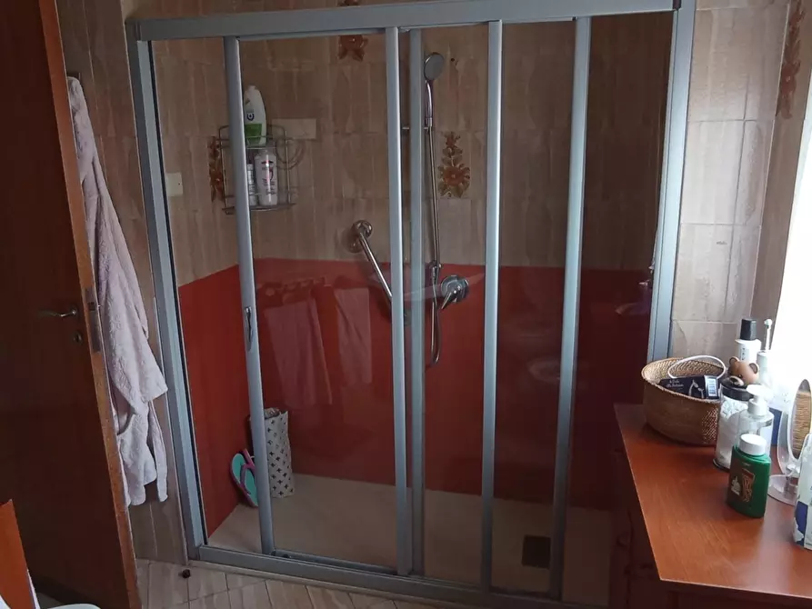 Immagine 11 di Pentalocale in vendita  a Ragusa