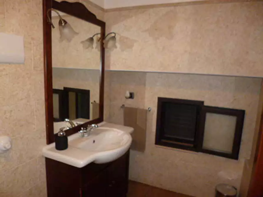 Immagine 5 di Casa indipendente in affitto  a Ragusa