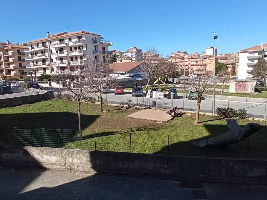 Immagine 11 di Ufficio in vendita  a Ragusa