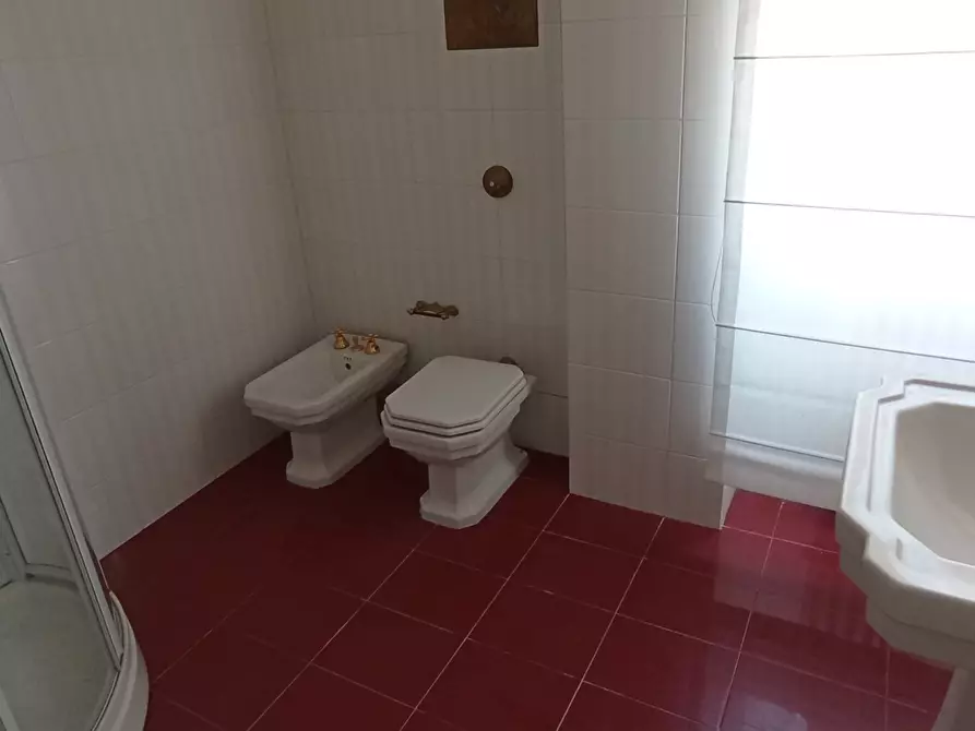 Immagine 14 di Pentalocale in vendita  a Ragusa