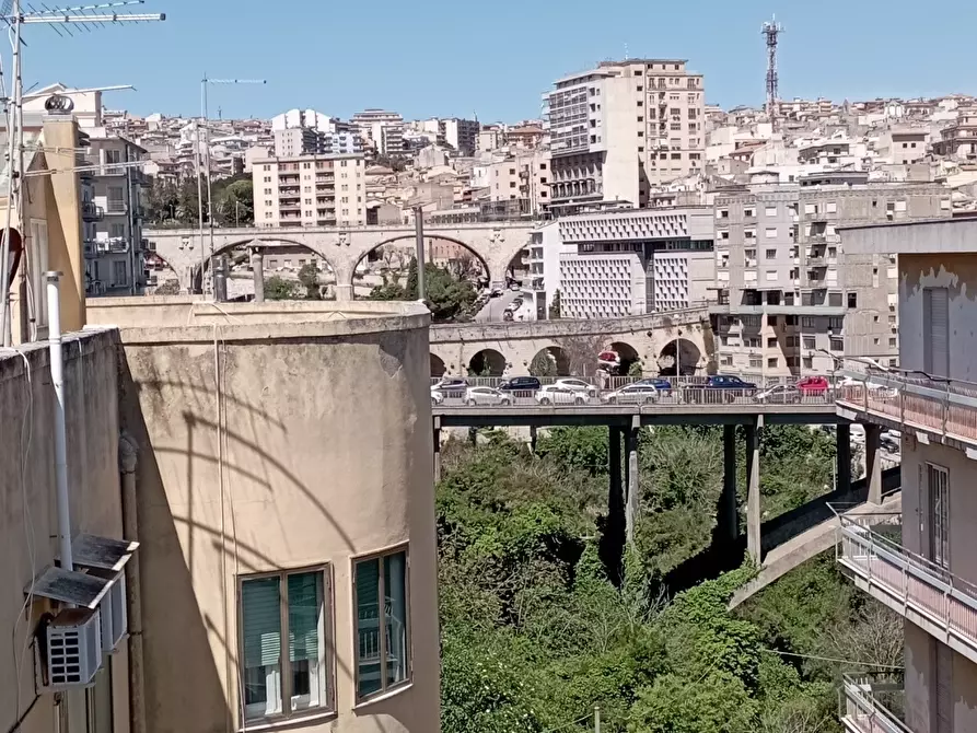 Immagine 25 di Pentalocale in vendita  a Ragusa