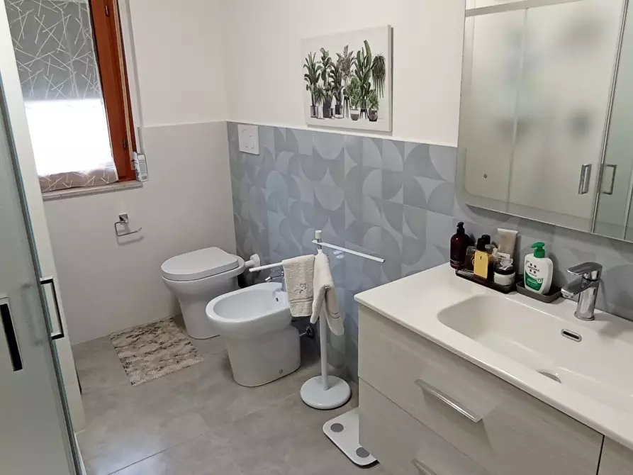 Immagine 13 di Pentalocale in vendita  a Ragusa