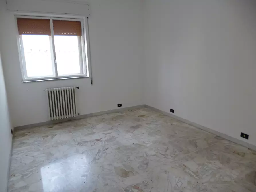 Immagine 8 di Pentalocale in affitto  a Ragusa