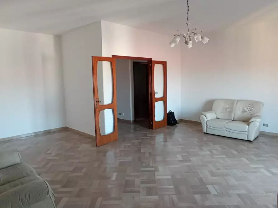 Immagine 7 di Pentalocale in vendita  a Ragusa