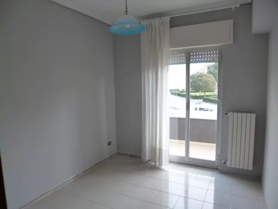 Immagine 11 di Pentalocale in vendita  a Ragusa