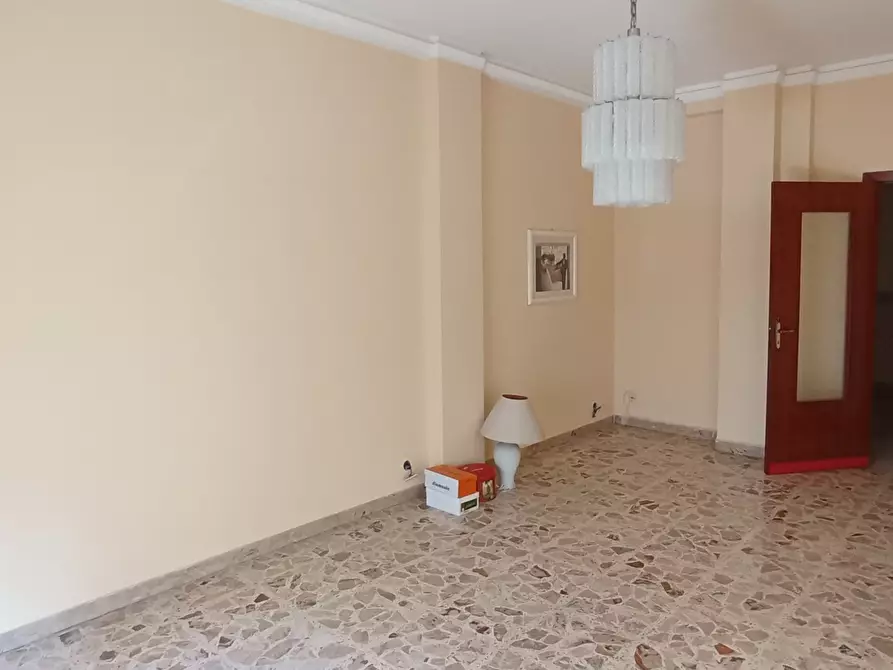 Immagine 8 di Pentalocale in vendita  a Ragusa