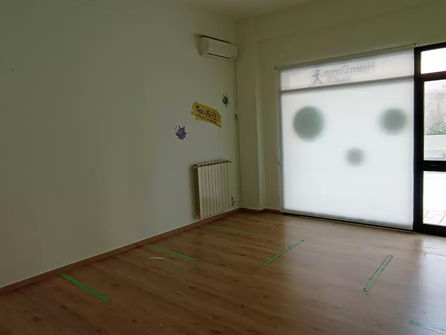 Immagine 3 di Locale commerciale in vendita  a Ragusa